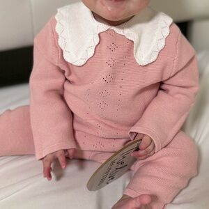 Adorable Pink Baby Outfit with White Collar
